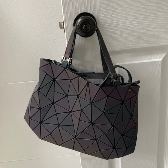 COPY - Geometric luminous purse - Picture 1 of 3